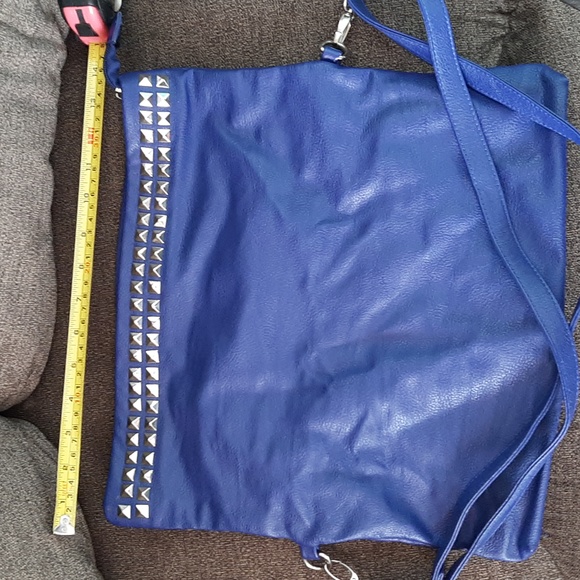 Forever 21 royal blue convertible purse perfect for traveling - Picture 2 of 5